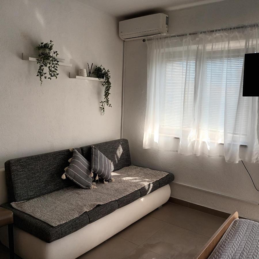 Apartments Monika أوميس المظهر الخارجي الصورة