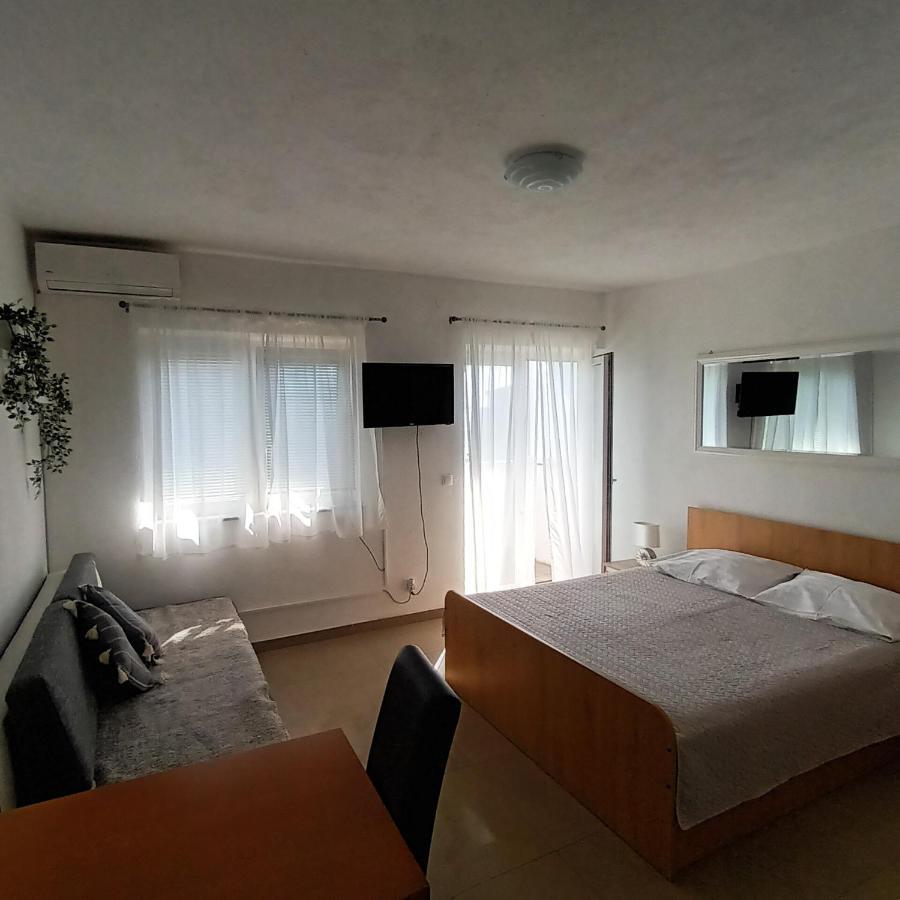 Apartments Monika أوميس المظهر الخارجي الصورة