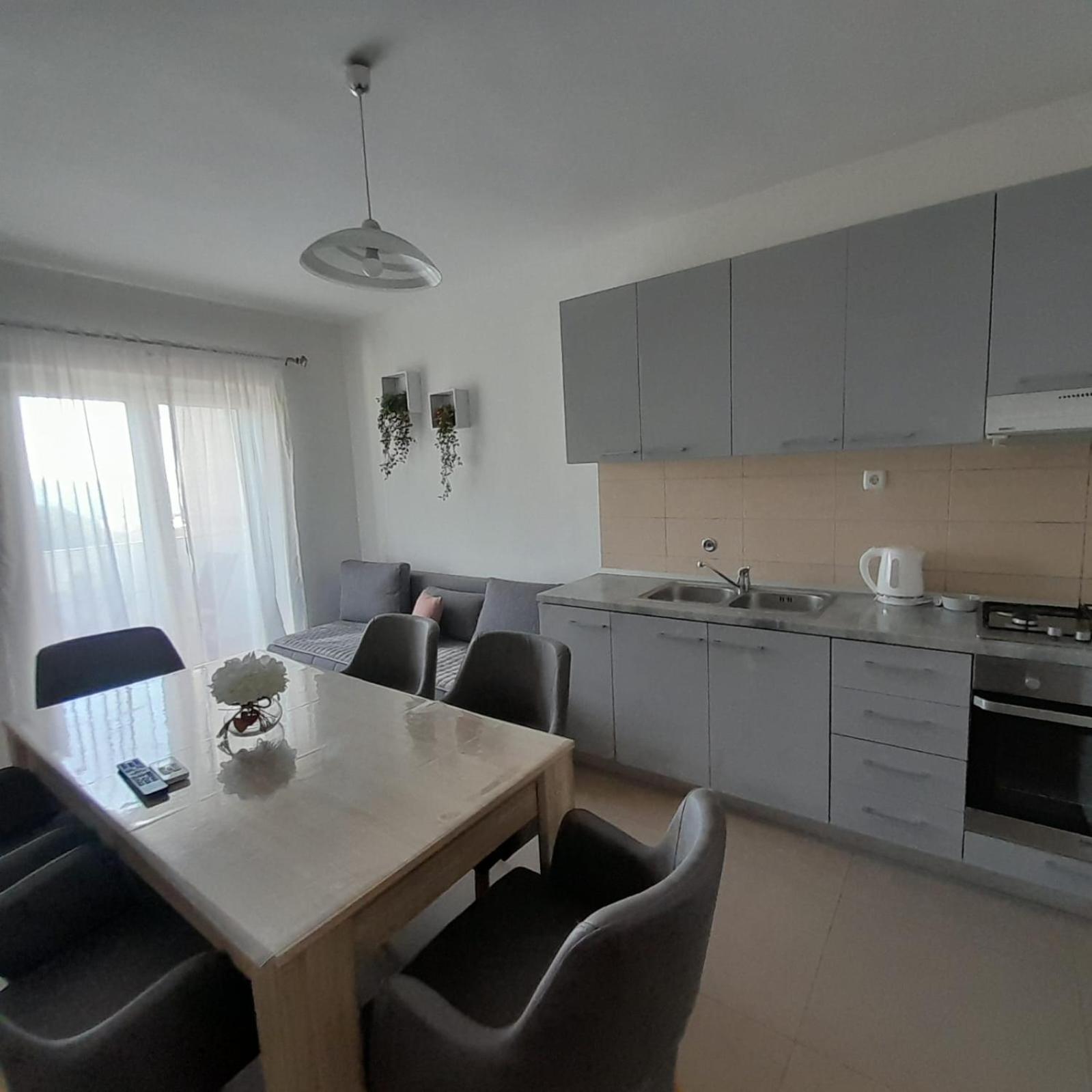 Apartments Monika أوميس المظهر الخارجي الصورة